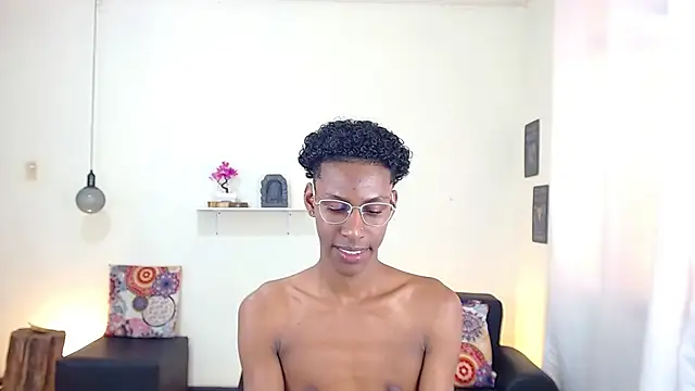 maiki18  online show from 03-19-25, 04:55