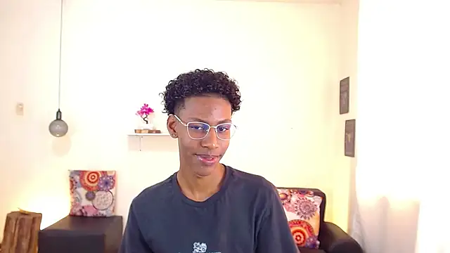 maiki18  online show from 03-20-25, 01:48