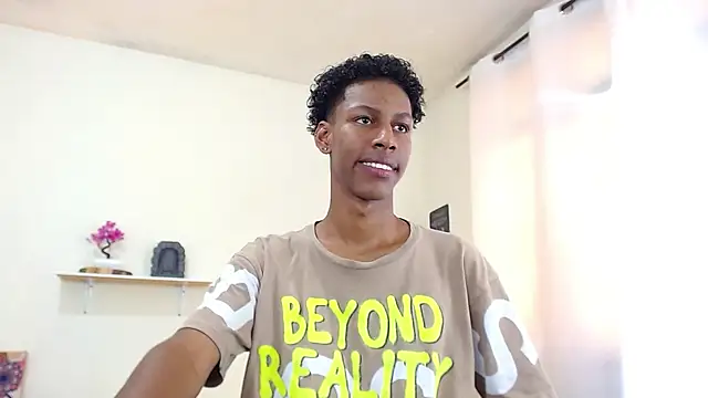 maiki18  online show from 03-22-25, 04:47