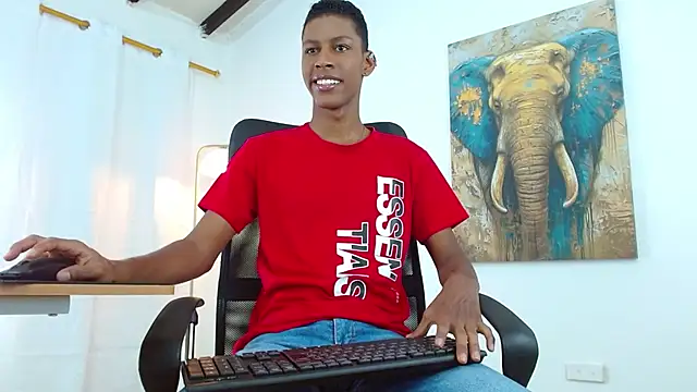 maiki18  online show from 09-10-25, 01:55