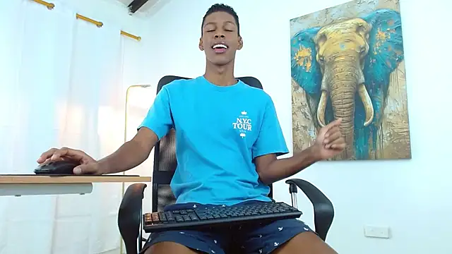 maiki18  online show from 09-11-25, 02:06