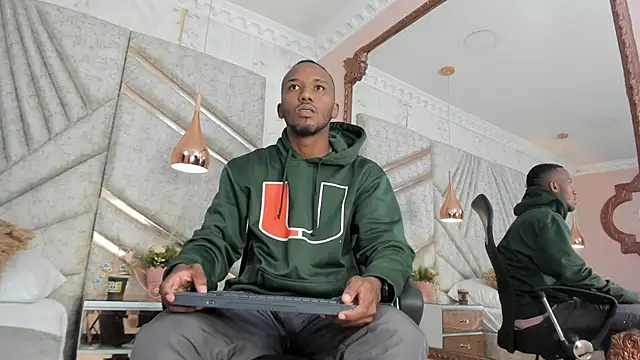 Snapshot of JamesParck chatting on 01-26-25, 12:33 JamesParck online show from 01-26-25, 12:33