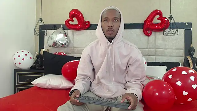 Snapshot of JamesParck chatting on 02-13-25, 10:12 JamesParck online show from 02-13-25, 10:12