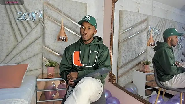 Snapshot of JamesParck chatting on 02-19-25, 12:11 JamesParck online show from 02-19-25, 12:11