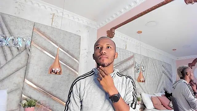 Snapshot of JamesParck chatting on 02-21-25, 12:39 JamesParck online show from 02-21-25, 12:39