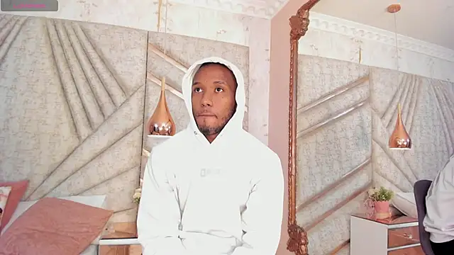 Snapshot of JamesParck chatting on 03-07-25, 12:01 JamesParck online show from 03-07-25, 12:01