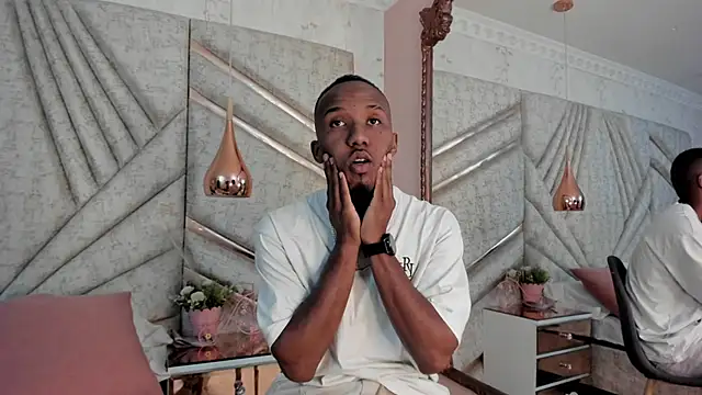 Snapshot of JamesParck chatting on 03-22-25, 12:14 JamesParck online show from 03-22-25, 12:14