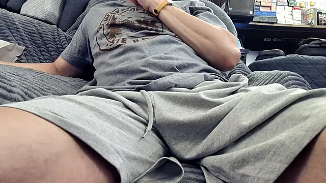 Snapshot of ClampMaster chatting on 11-29-25, 10:57 ClampMaster online show from 11-29-25, 10:57