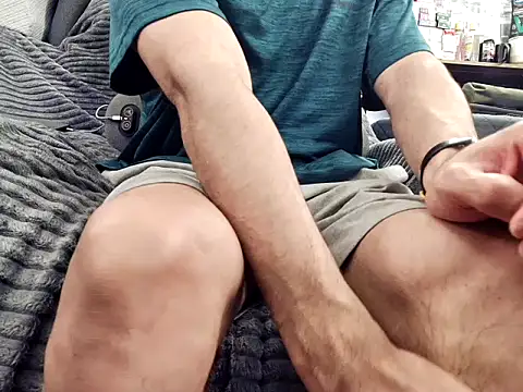 Snapshot of ClampMaster chatting on 01-06-26, 09:50 ClampMaster online show from 01-06-26, 09:50