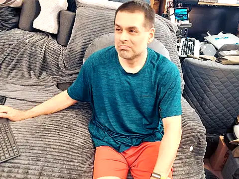 Snapshot of ClampMaster chatting on 02-27-26, 06:19 ClampMaster online show from 02-27-26, 06:19