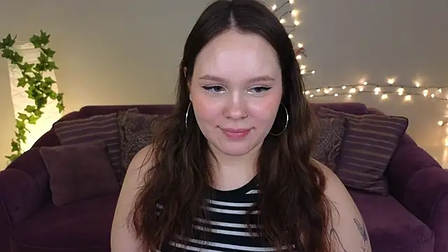 Snapshot of miki_miki_cutie_ chatting on 12-17-24, 04:32 miki miki cutie online show from 12-17-24, 04:32