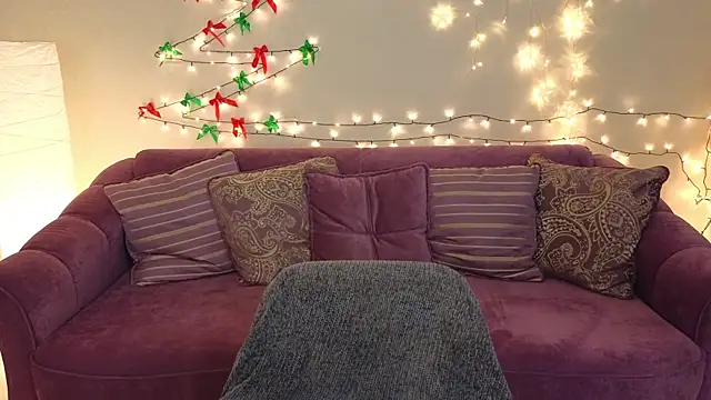 Snapshot of miki_miki_cutie_ chatting on 12-29-24, 10:03 miki miki cutie online show from 12-29-24, 10:03