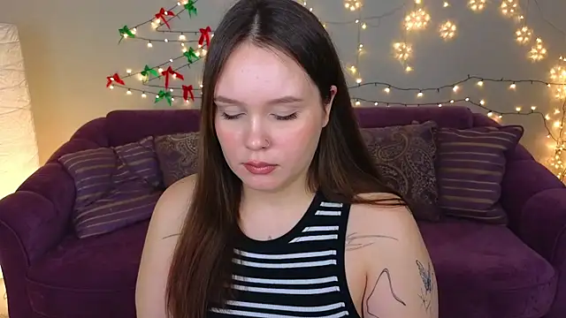 Snapshot of miki_miki_cutie_ chatting on 01-11-25, 07:38 miki miki cutie online show from 01-11-25, 07:38