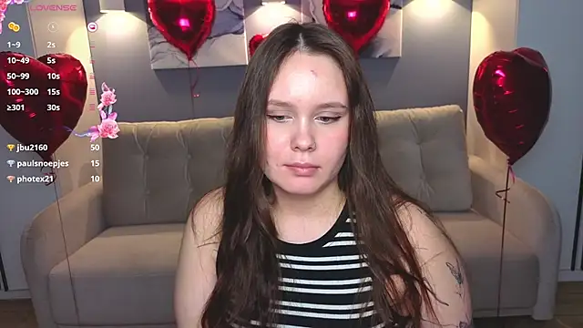 Snapshot of miki_miki_cutie_ chatting on 02-15-25, 02:15 miki miki cutie online show from 02-15-25, 02:15