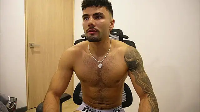 Snapshot of Derek_w chatting on 03-08-25, 05:17 Derek w online show from 03-08-25, 05:17