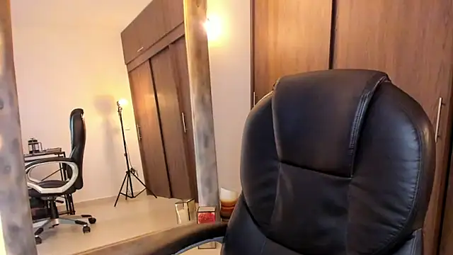 alikahouston4 online show from 03-06-25, 08:19