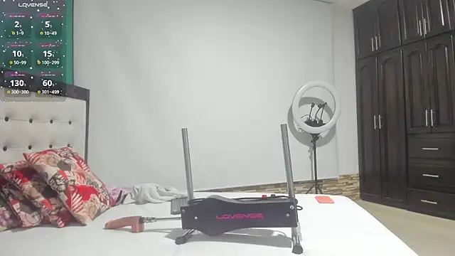 SelenaGmez online show from 02-25-25, 10:04