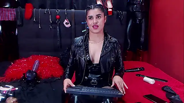 Hannamariana online show from 02-05-25, 04:25