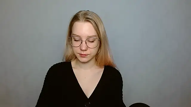 Snapshot of cindi_hot chatting on 01-17-25, 10:22 cindi hot online show from 01-17-25, 10:22