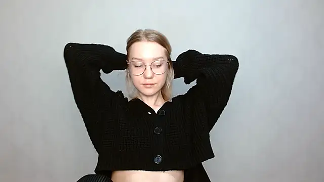 Snapshot of cindi_hot chatting on 01-17-25, 01:24 cindi hot online show from 01-17-25, 01:24
