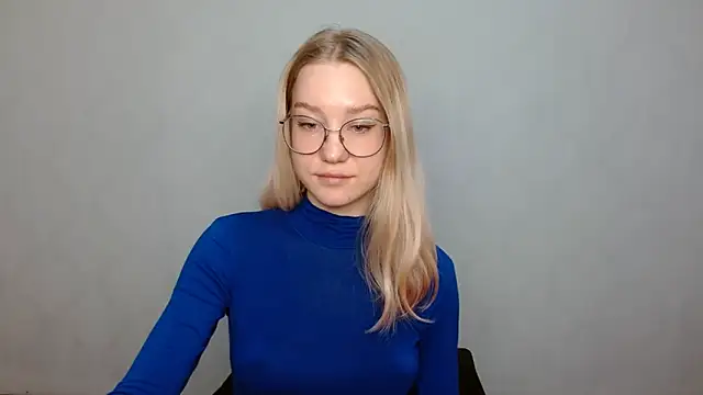 Snapshot of cindi_hot chatting on 02-11-25, 11:32 cindi hot online show from 02-11-25, 11:32