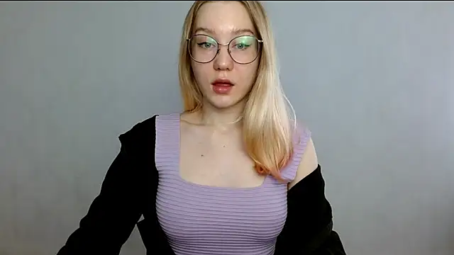 Snapshot of cindi_hot chatting on 02-22-25, 09:45 cindi hot online show from 02-22-25, 09:45