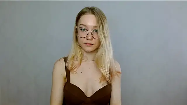 Snapshot of cindi_hot chatting on 02-25-25, 09:42 cindi hot online show from 02-25-25, 09:42