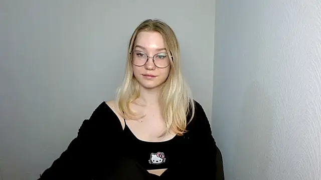 Snapshot of cindi_hot chatting on 03-20-25, 08:09 cindi hot online show from 03-20-25, 08:09