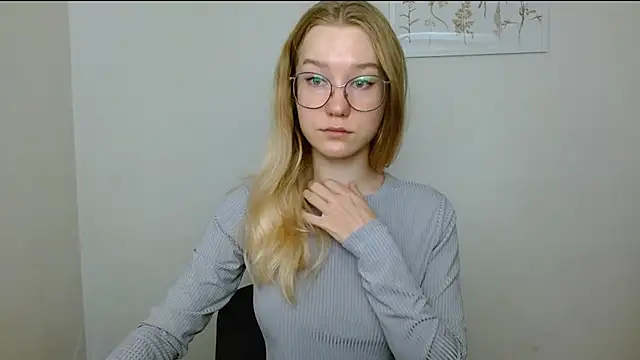 Snapshot of cindi_hot chatting on 09-25-25, 10:30 cindi hot online show from 09-25-25, 10:30