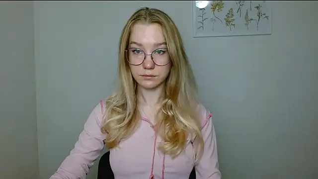 Snapshot of cindi_hot chatting on 09-28-25, 08:42 cindi hot online show from 09-28-25, 08:42