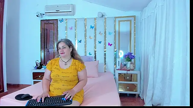 AnyelaGitanaMature online show from 09-15-25, 02:33