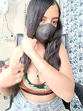 Parinaaz18 online show from 04-17-26, 01:52