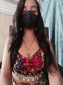Snapshot of Parinaaz18 chatting on 06-22-26, 03:36 Parinaaz18 online show from 06-22-26, 03:36
