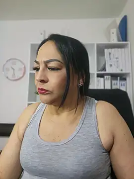 Snapshot of Gina_Myers chatting on 06-21-26, 03:31 Gina Myers online show from 06-21-26, 03:31