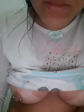 AmandaS2k online show from 11-12-25, 06:19