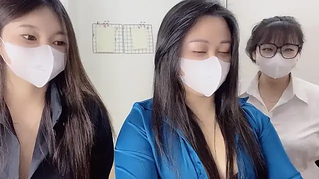 Bamboo Swetie online show from 12-16-25, 03:28