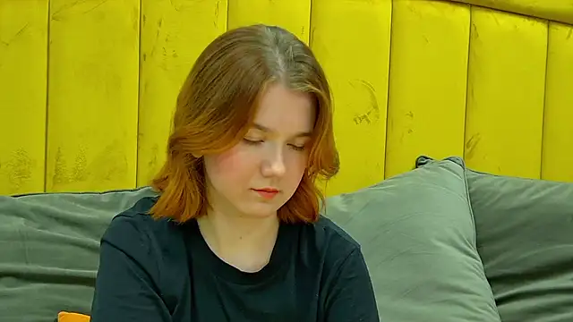 LessySmith online show from 09-27-25, 04:12