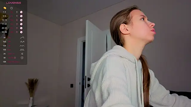 Snapshot of Dream_emma chatting on 09-29-25, 01:33 Dream emma online show from 09-29-25, 01:33