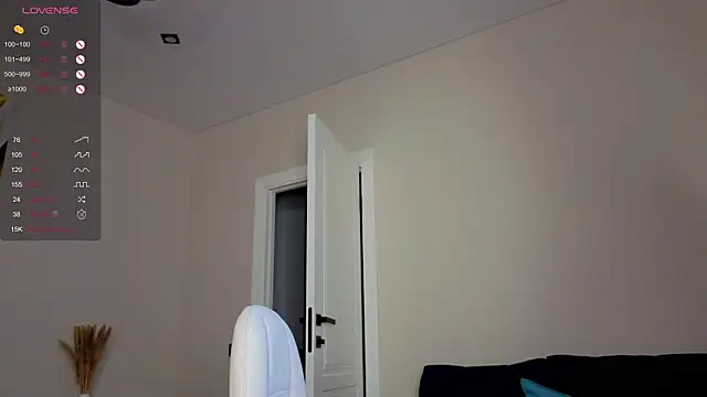 Snapshot of Dream_emma chatting on 10-26-25, 01:44 Dream emma online show from 10-26-25, 01:44