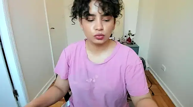 Snapshot of cinnamon_rosa chatting on 12-19-24, 10:53 cinnamon rosa online show from 12-19-24, 10:53