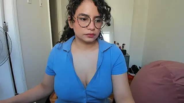 Snapshot of cinnamon_rosa chatting on 02-06-25, 09:49 cinnamon rosa online show from 02-06-25, 09:49