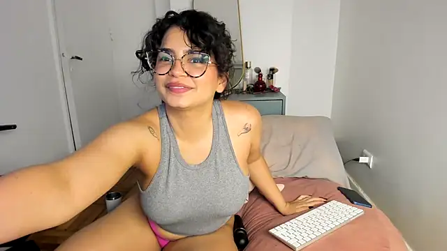 Snapshot of cinnamon_rosa chatting on 02-07-25, 12:53 cinnamon rosa online show from 02-07-25, 12:53