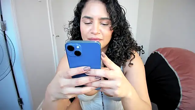 Snapshot of cinnamon_rosa chatting on 02-27-25, 10:31 cinnamon rosa online show from 02-27-25, 10:31