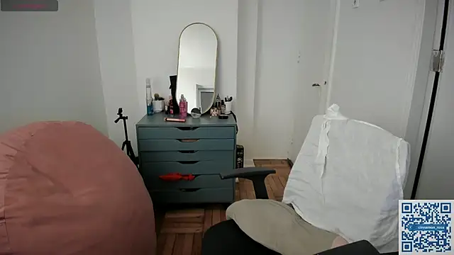 Snapshot of cinnamon_rosa chatting on 03-08-25, 01:28 cinnamon rosa online show from 03-08-25, 01:28