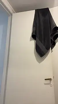 Snapshot of cinnamon_rosa chatting on 12-15-25, 08:57 cinnamon rosa online show from 12-15-25, 08:57