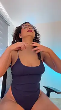 Snapshot of cinnamon_rosa chatting on 01-16-26, 07:51 cinnamon rosa online show from 01-16-26, 07:51