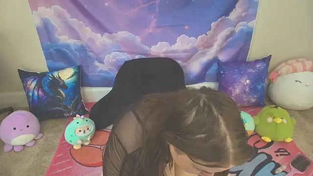 Snapshot of MilkyBunny chatting on 01-05-26, 05:27 MilkyBunny online show from 01-05-26, 05:27