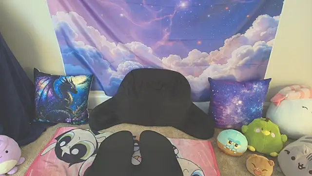 Snapshot of MilkyBunny chatting on 05-19-26, 04:02 MilkyBunny online show from 05-19-26, 04:02