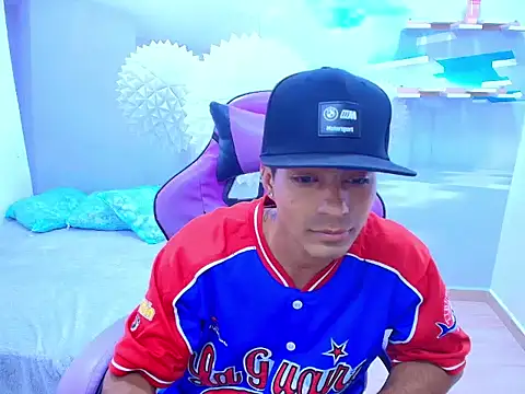 Aaron-00 online show from 01-15-26, 09:51