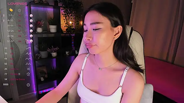 Snapshot of sensualily chatting on 09-16-25, 03:46 sensualily online show from 09-16-25, 03:46